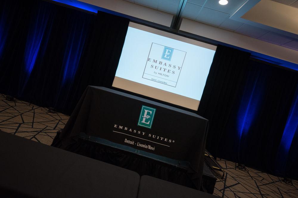 Embassy Suites By Hilton Detroit - Livonia/Novi Exteriér fotografie