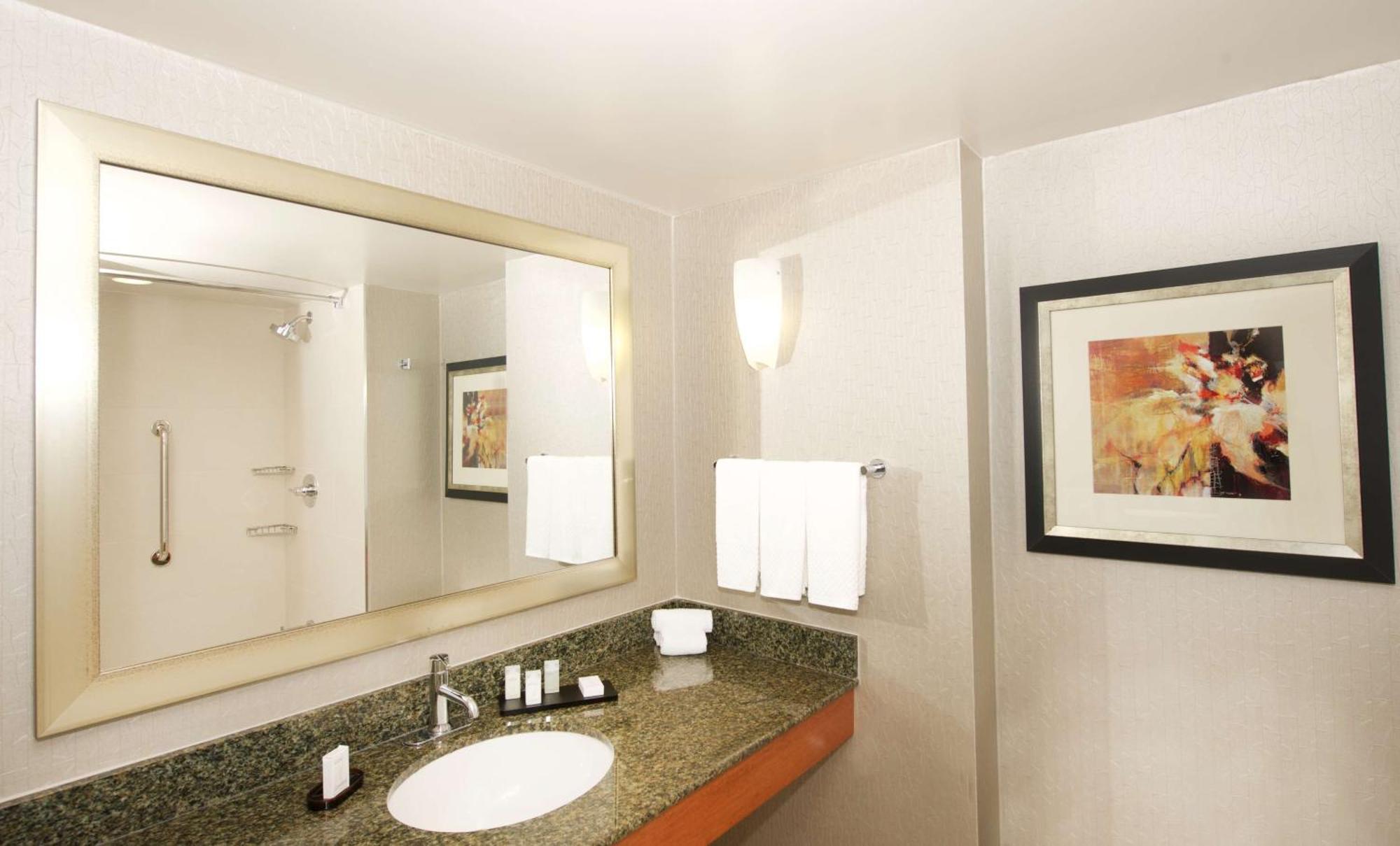 Embassy Suites By Hilton Detroit - Livonia/Novi Exteriér fotografie