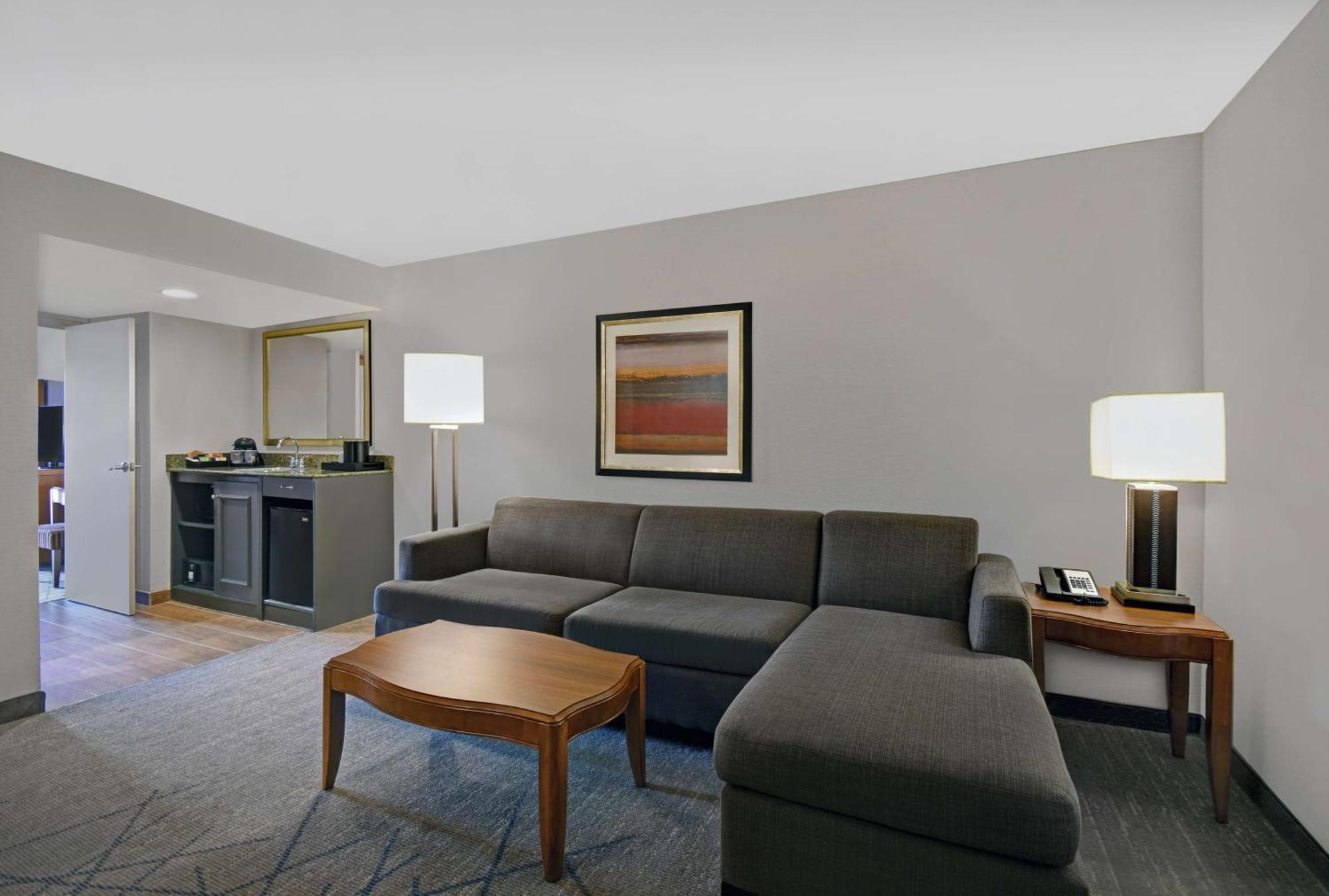 Embassy Suites By Hilton Detroit - Livonia/Novi Exteriér fotografie