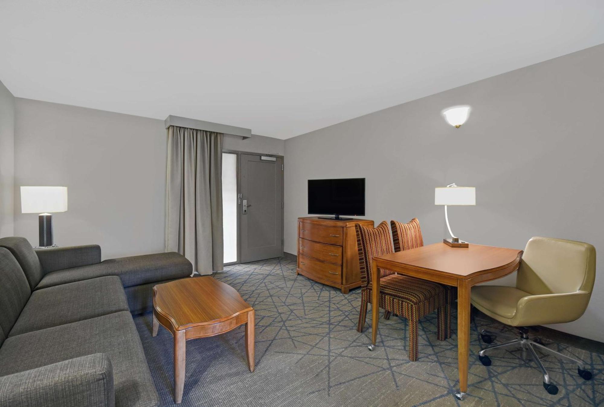 Embassy Suites By Hilton Detroit - Livonia/Novi Exteriér fotografie