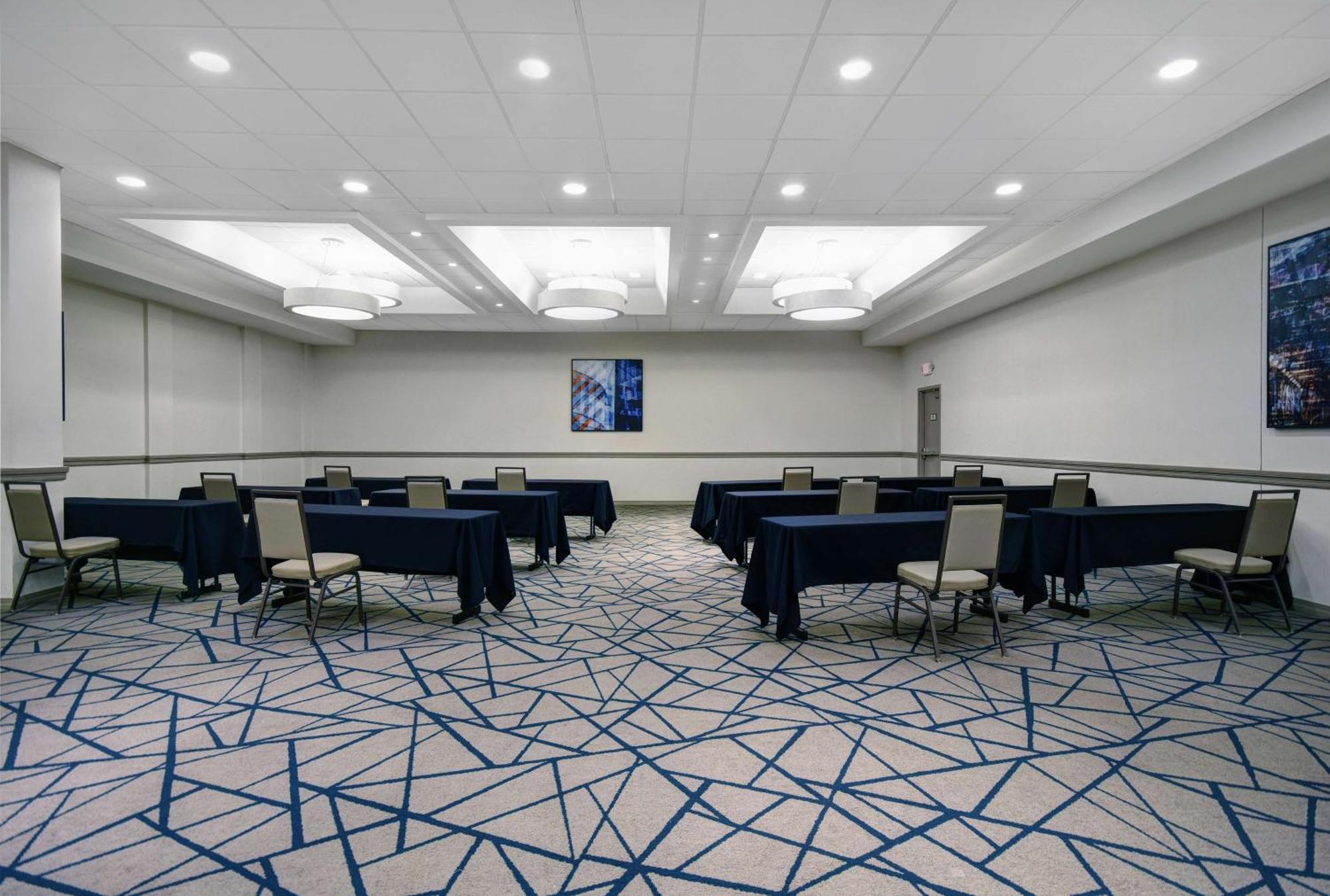 Embassy Suites By Hilton Detroit - Livonia/Novi Exteriér fotografie