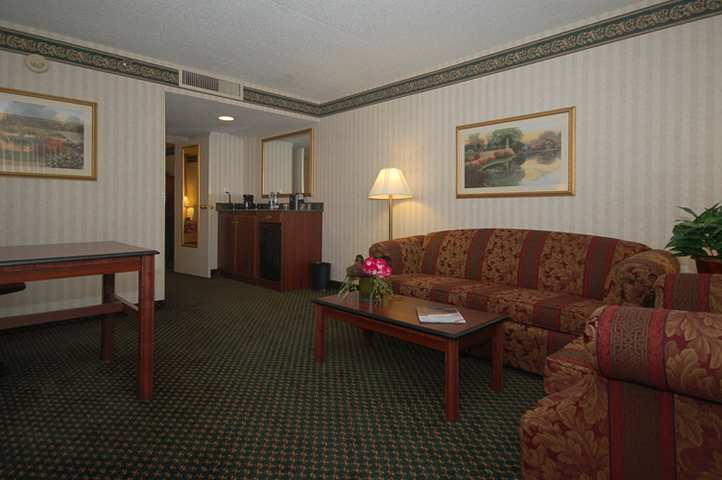 Embassy Suites By Hilton Detroit - Livonia/Novi Exteriér fotografie