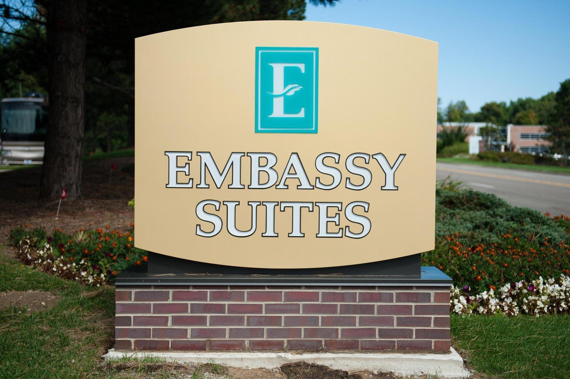Embassy Suites By Hilton Detroit - Livonia/Novi Exteriér fotografie