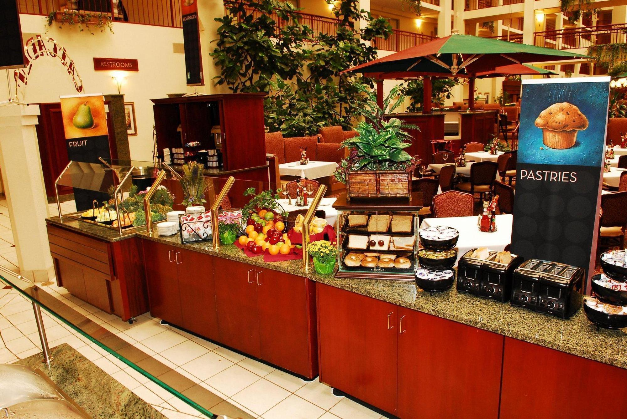 Embassy Suites By Hilton Detroit - Livonia/Novi Exteriér fotografie