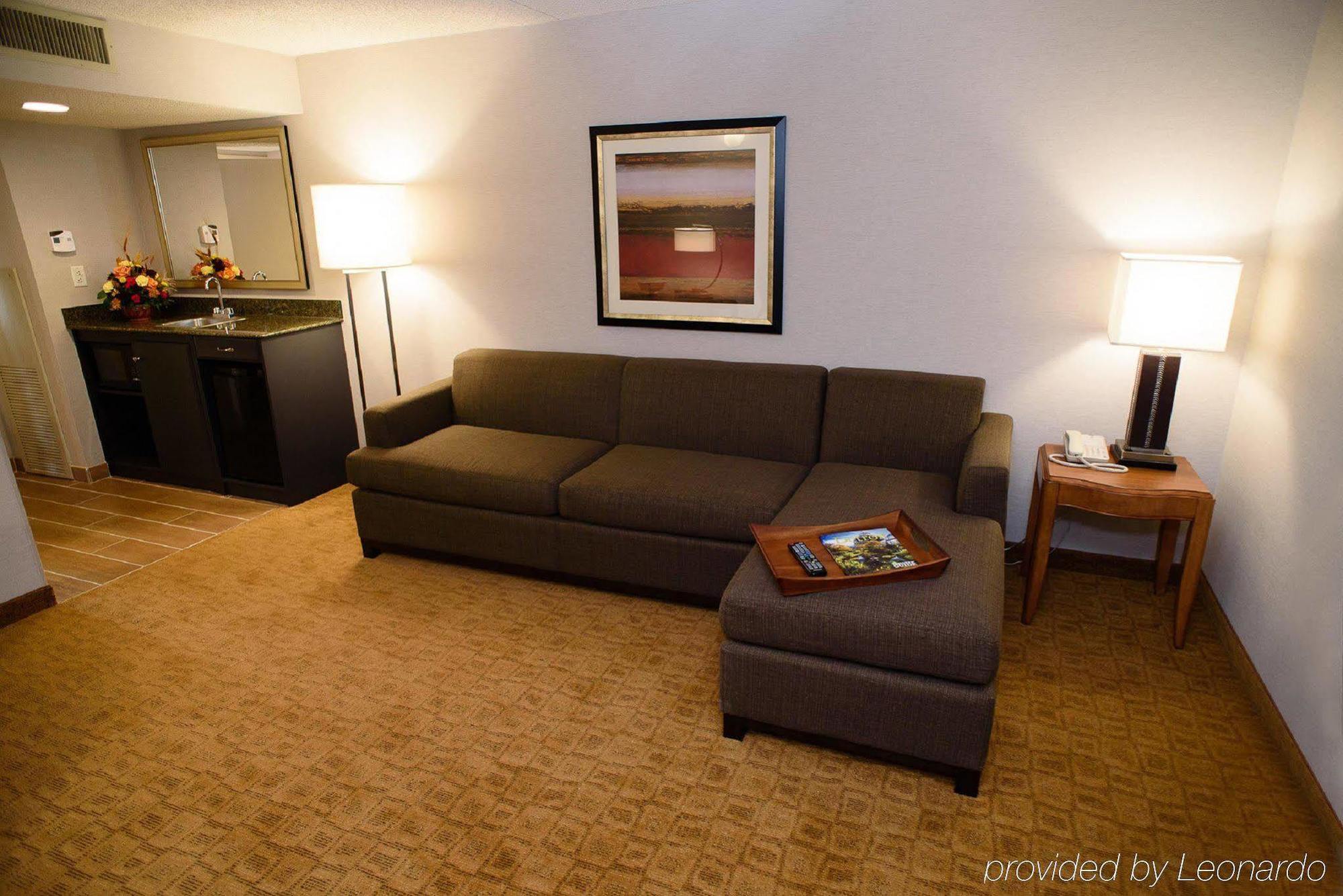 Embassy Suites By Hilton Detroit - Livonia/Novi Exteriér fotografie